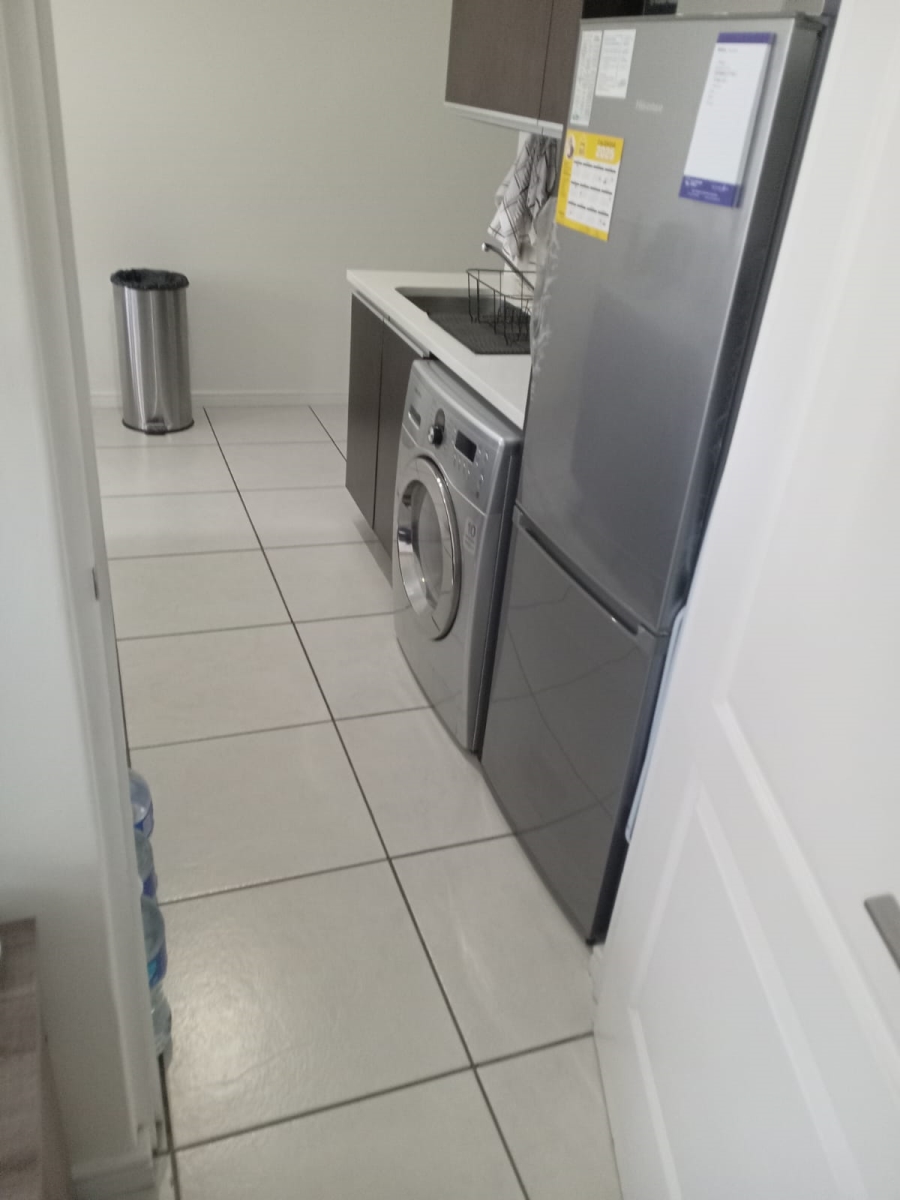 To Let 1 Bedroom Property for Rent in De Velde Western Cape